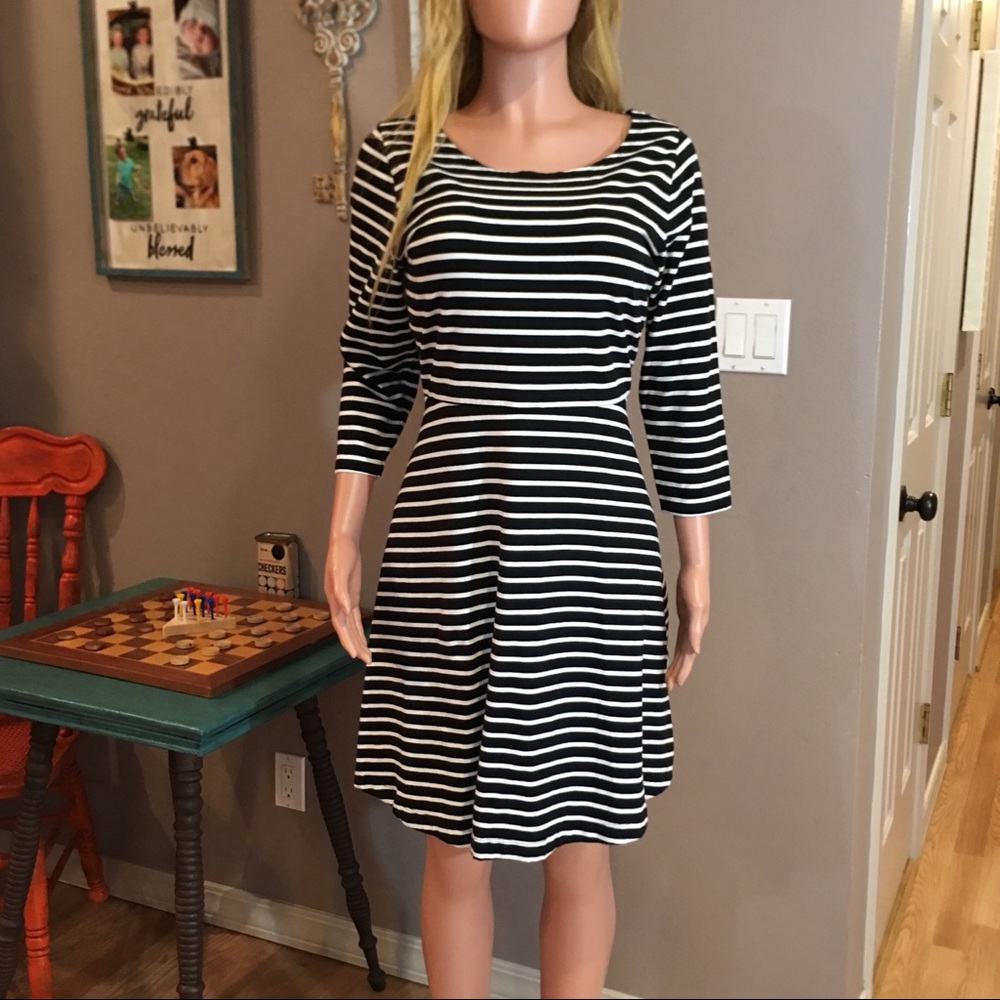Old Navy black white striped flare dress